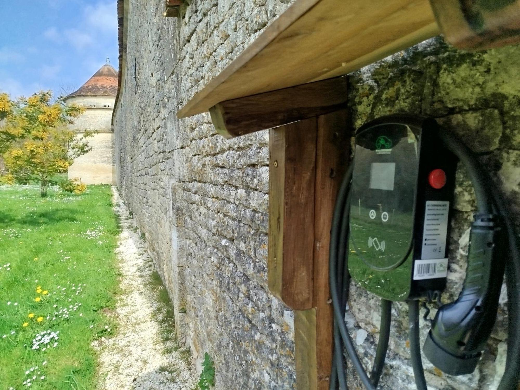 Chateau De Bois Charmant Les Nouillers Kültér fotó